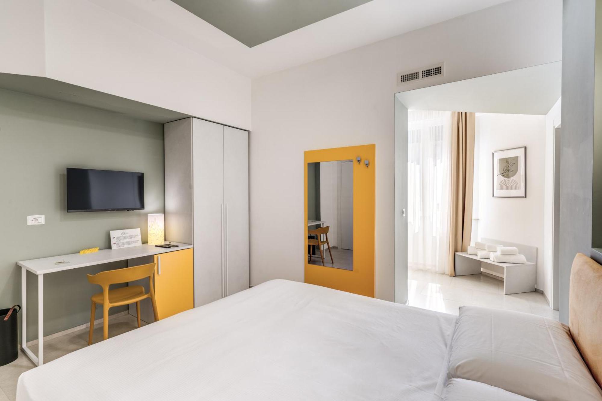 National Square Napoli Hotel Exterior photo