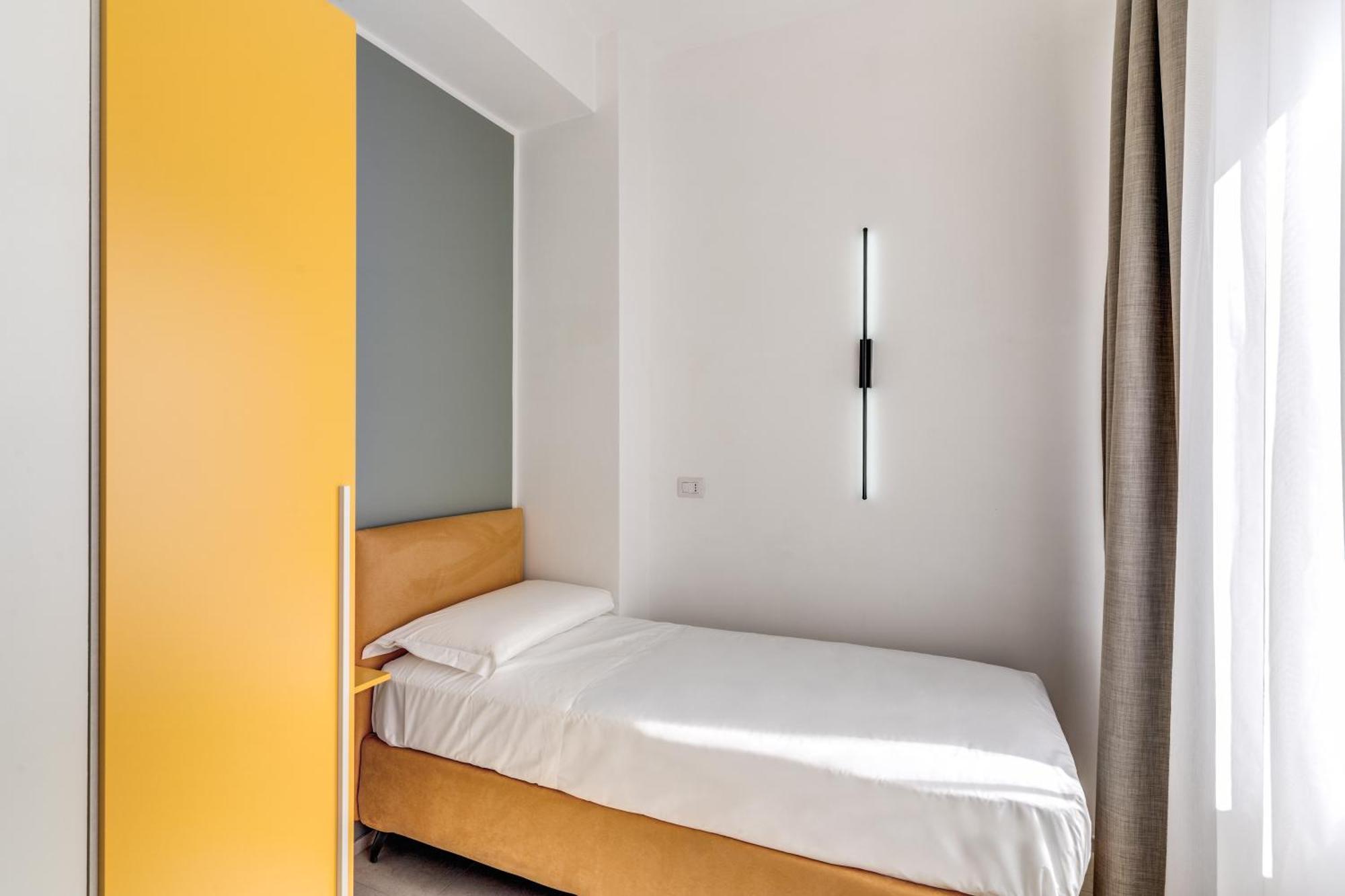 National Square Napoli Hotel Exterior photo